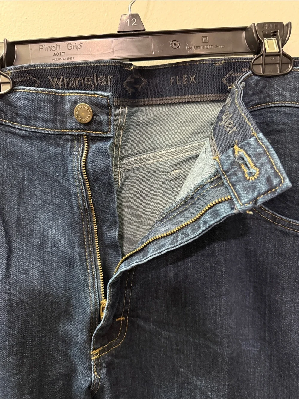 Wrangler Men's Dark Blue Relaxed Fit Jeans
